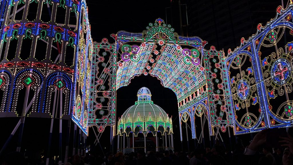 2019 神戸ルミナリエ の開催日は、2019(令和元)年12月6日(金) ~ 12月15日(日) 10日間